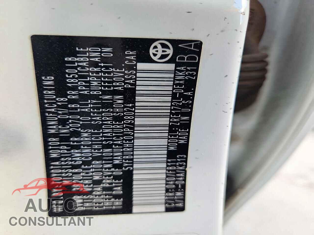 TOYOTA COROLLA 2018 - 5YFBURHE0JP798024
