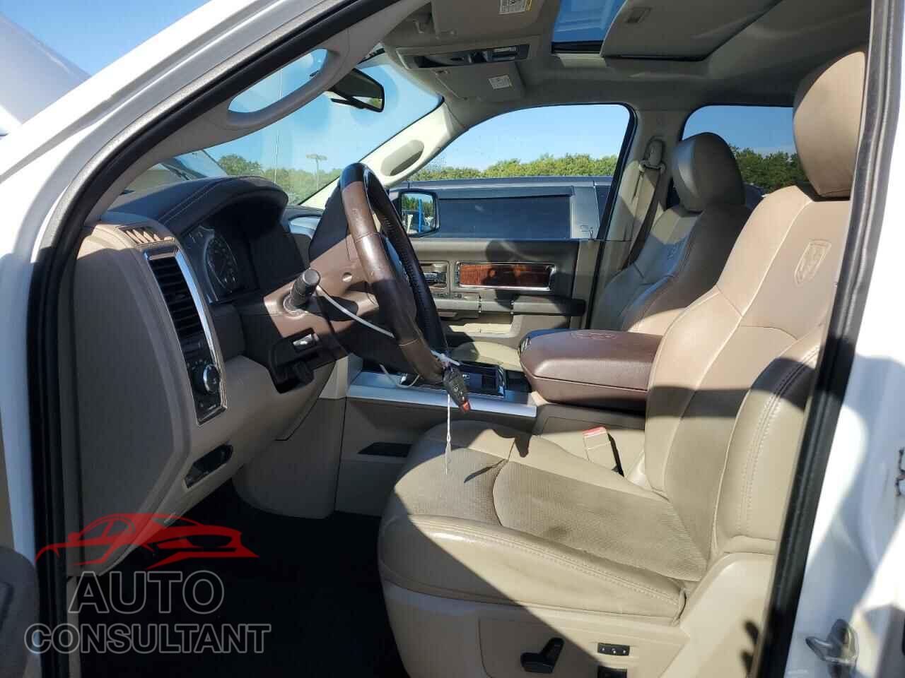 DODGE RAM 1500 2012 - 1C6RD7NT9CS161843
