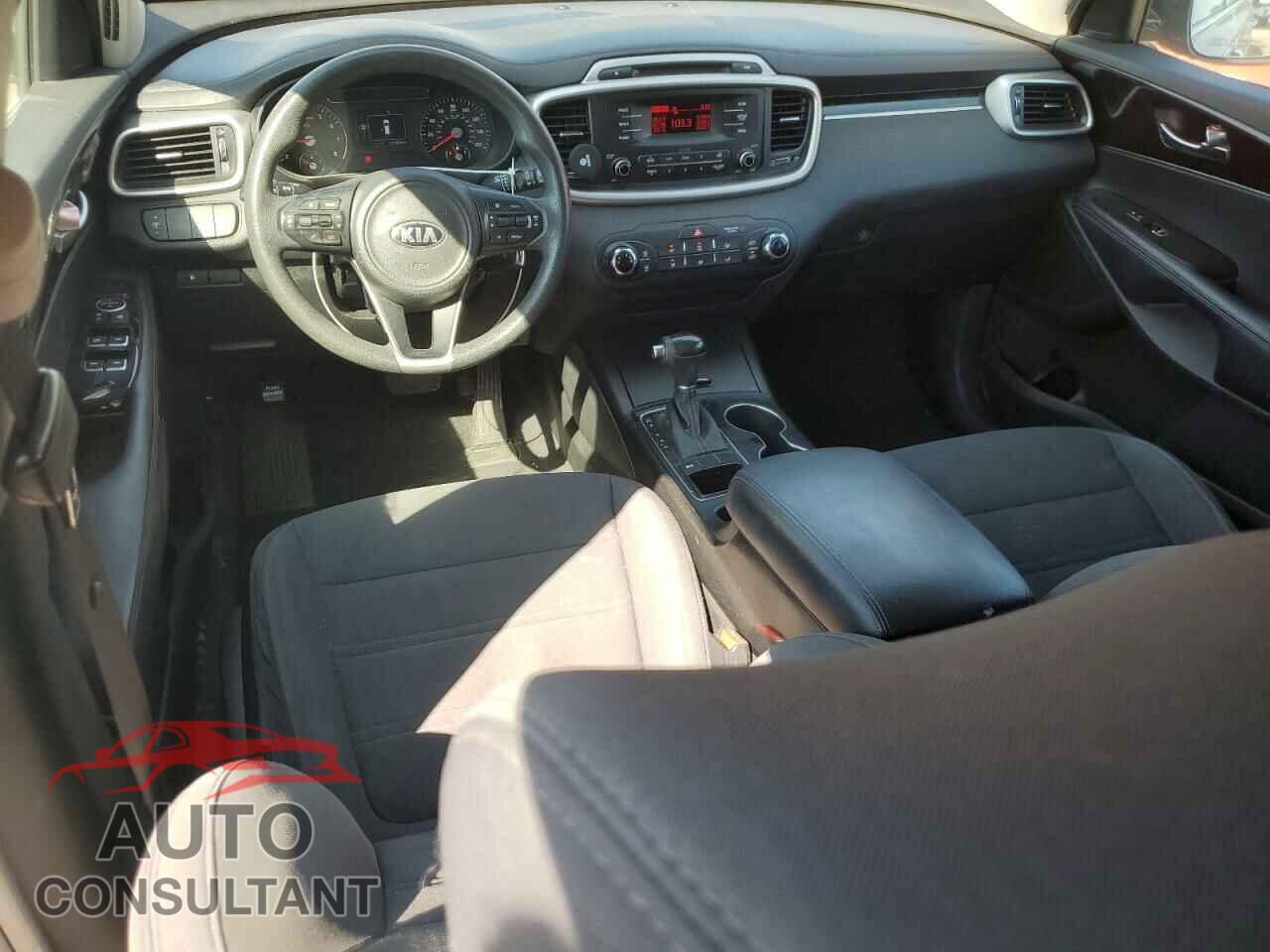 KIA SORENTO 2017 - 5XYPG4A34HG210889