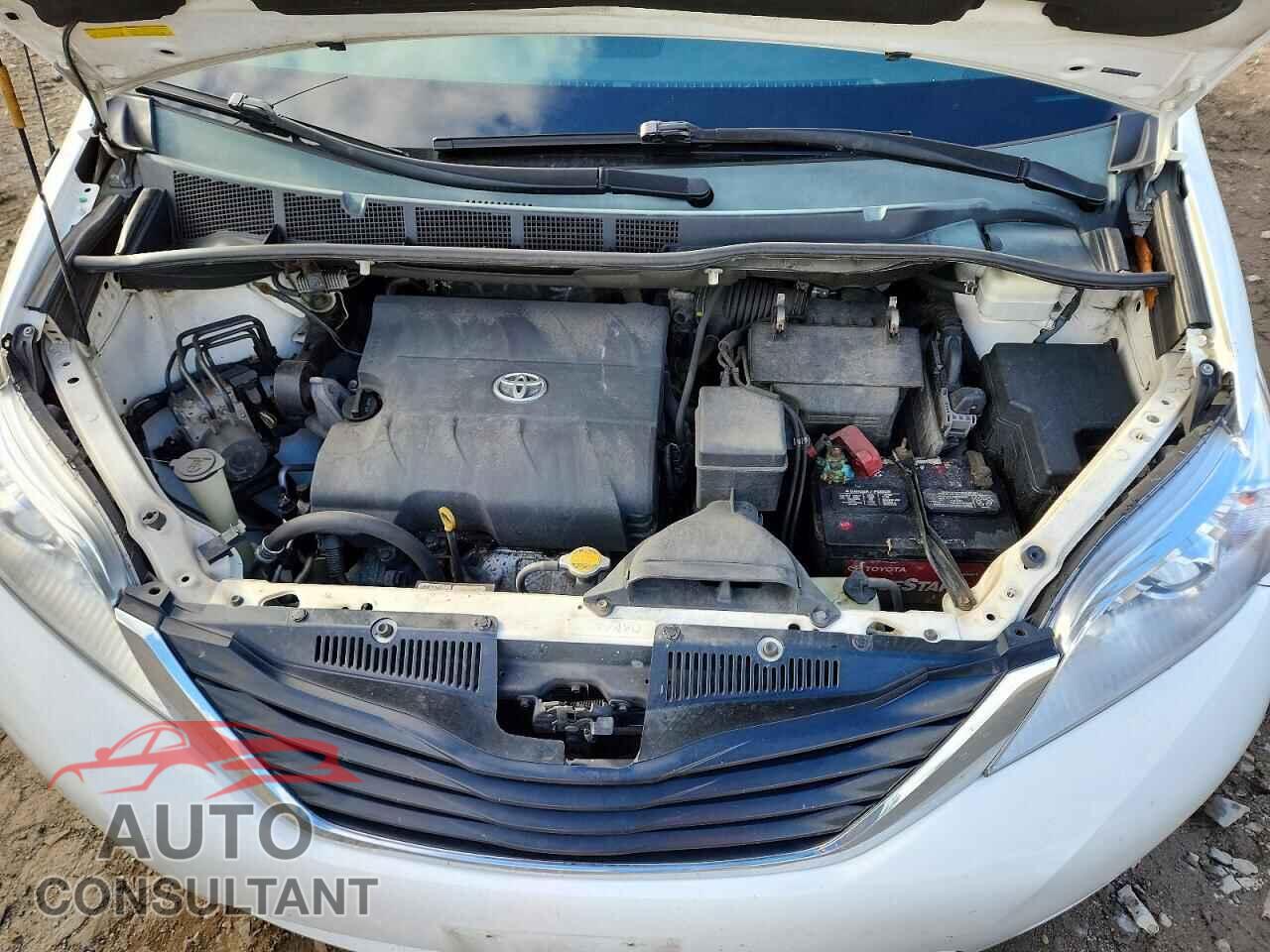 TOYOTA SIENNA 2013 - 5TDKK3DC8DS362301