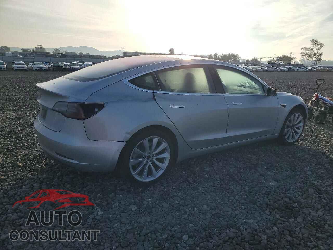 TESLA MODEL 3 2018 - 5YJ3E1EA2JF015270