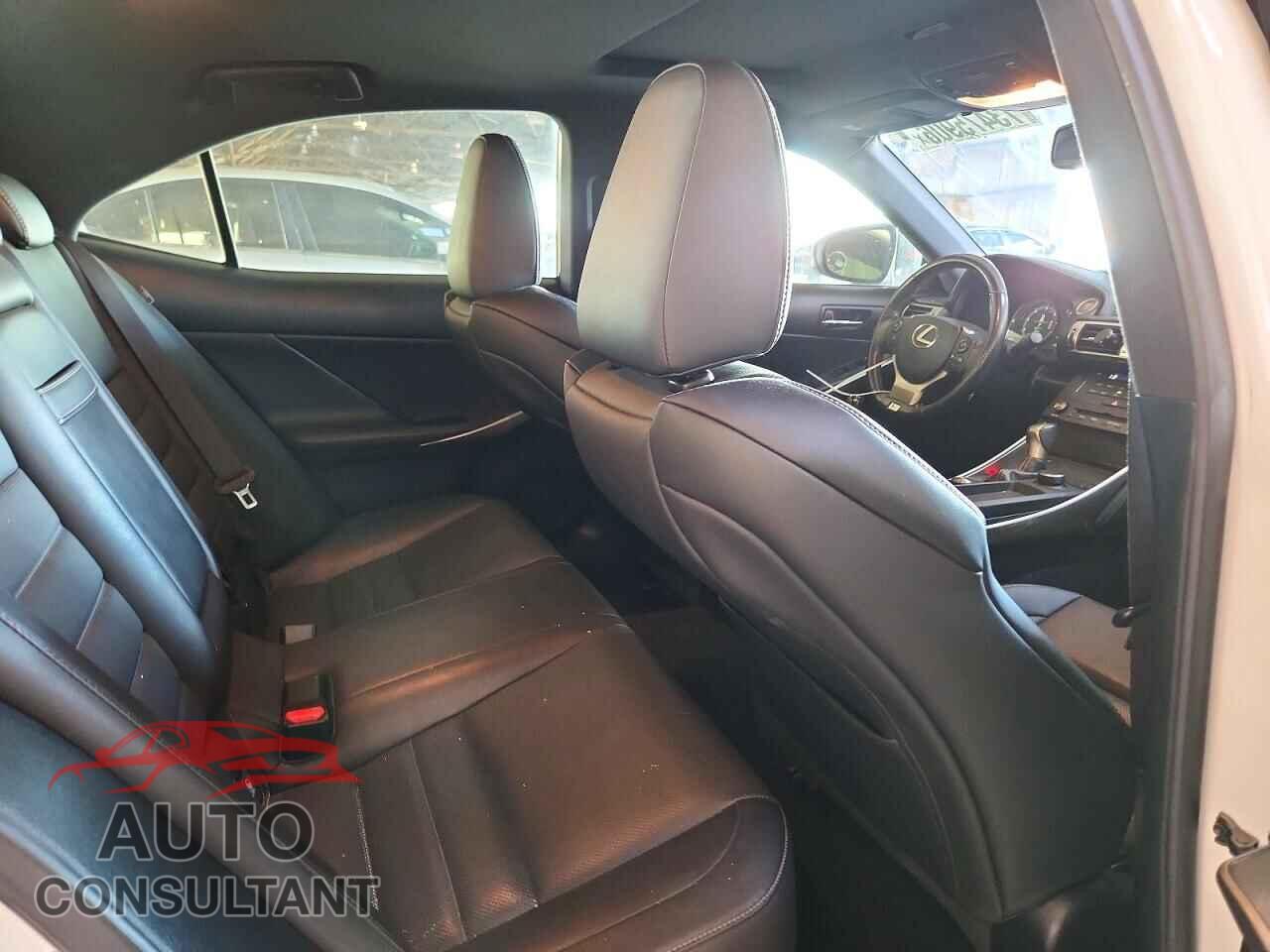 LEXUS IS 2016 - JTHBA1D23G5026238