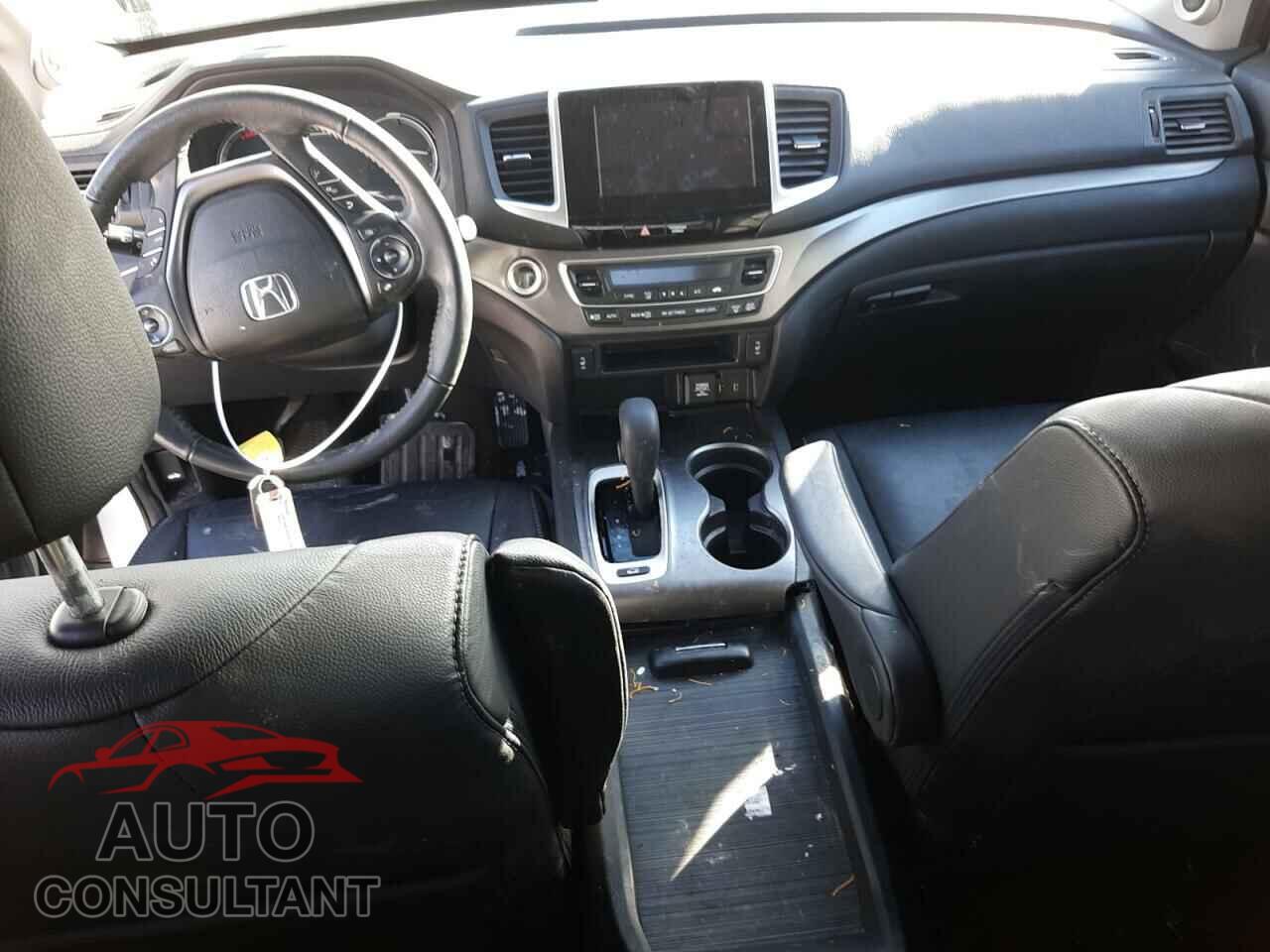HONDA PILOT 2018 - 5FNYF6H54JB061651