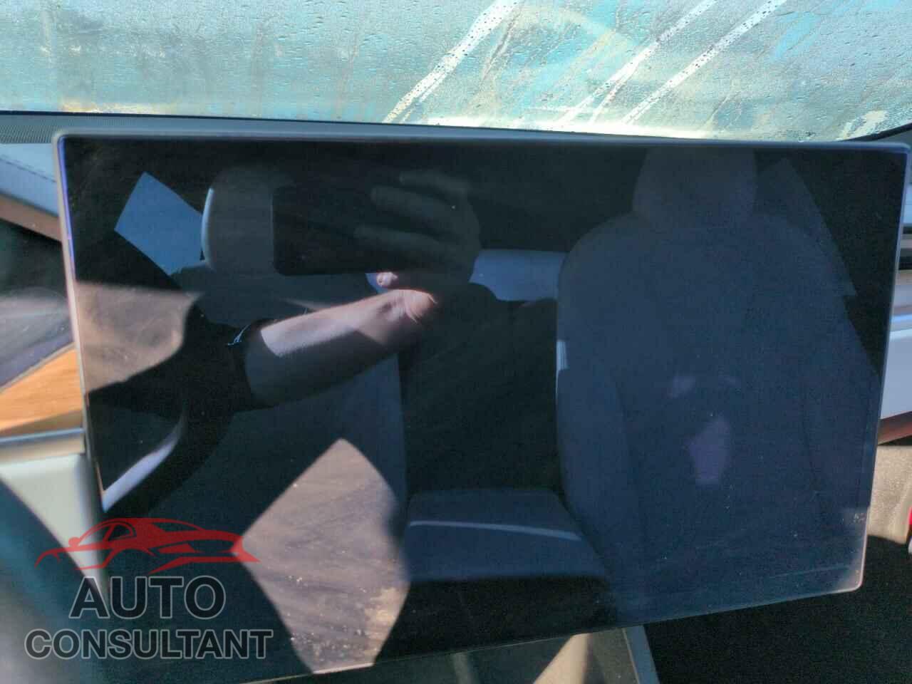 TESLA MODEL S 2022 - 5YJSA1E58NF488560