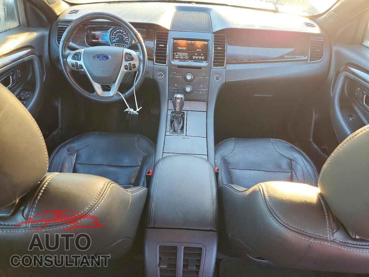 FORD TAURUS 2015 - 1FAHP2F82FG102929