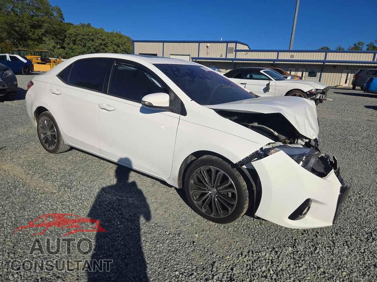TOYOTA COROLLA 2015 - 2T1BURHE6FC357666
