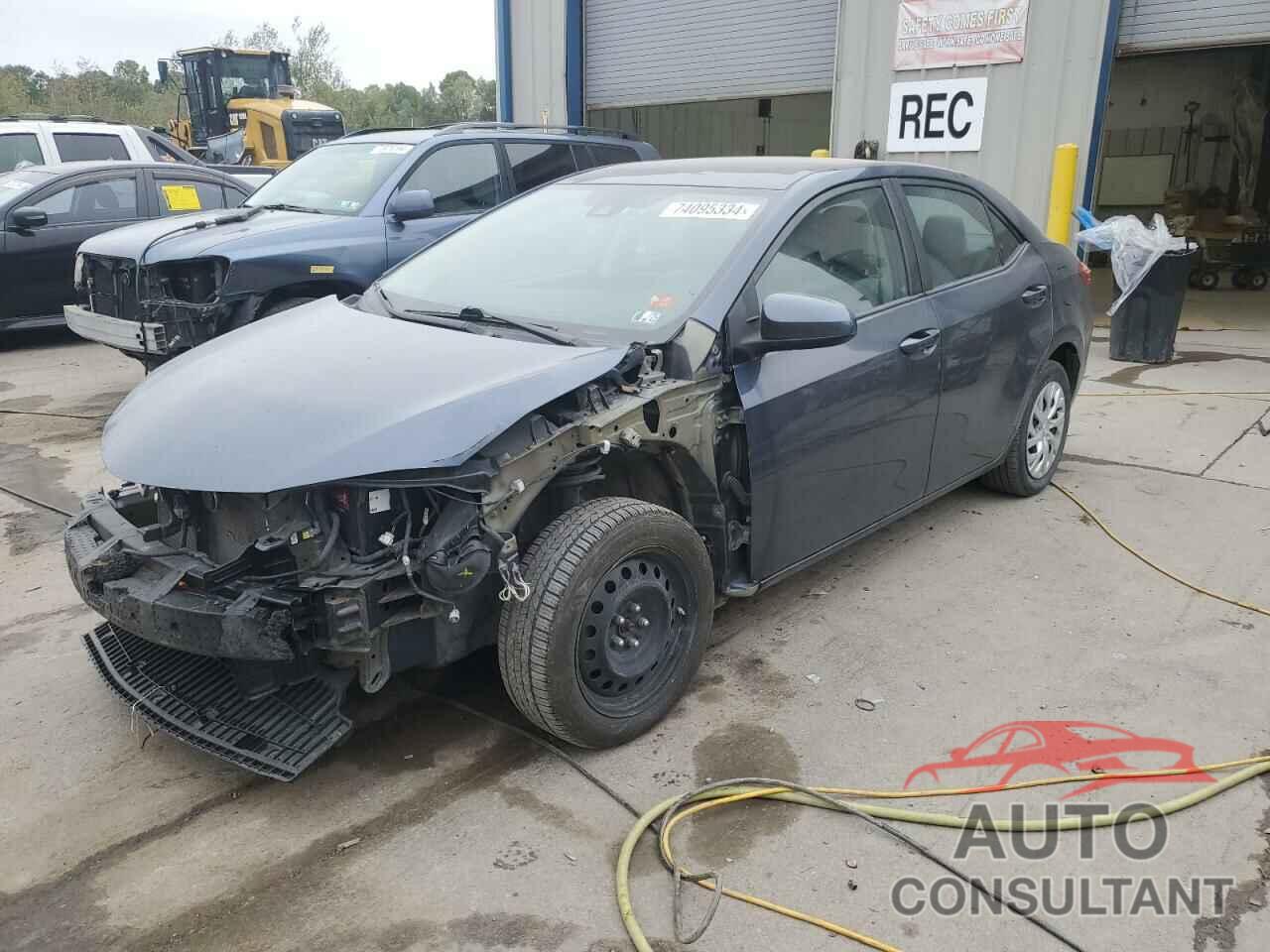 TOYOTA COROLLA 2018 - 5YFBURHE0JP745484