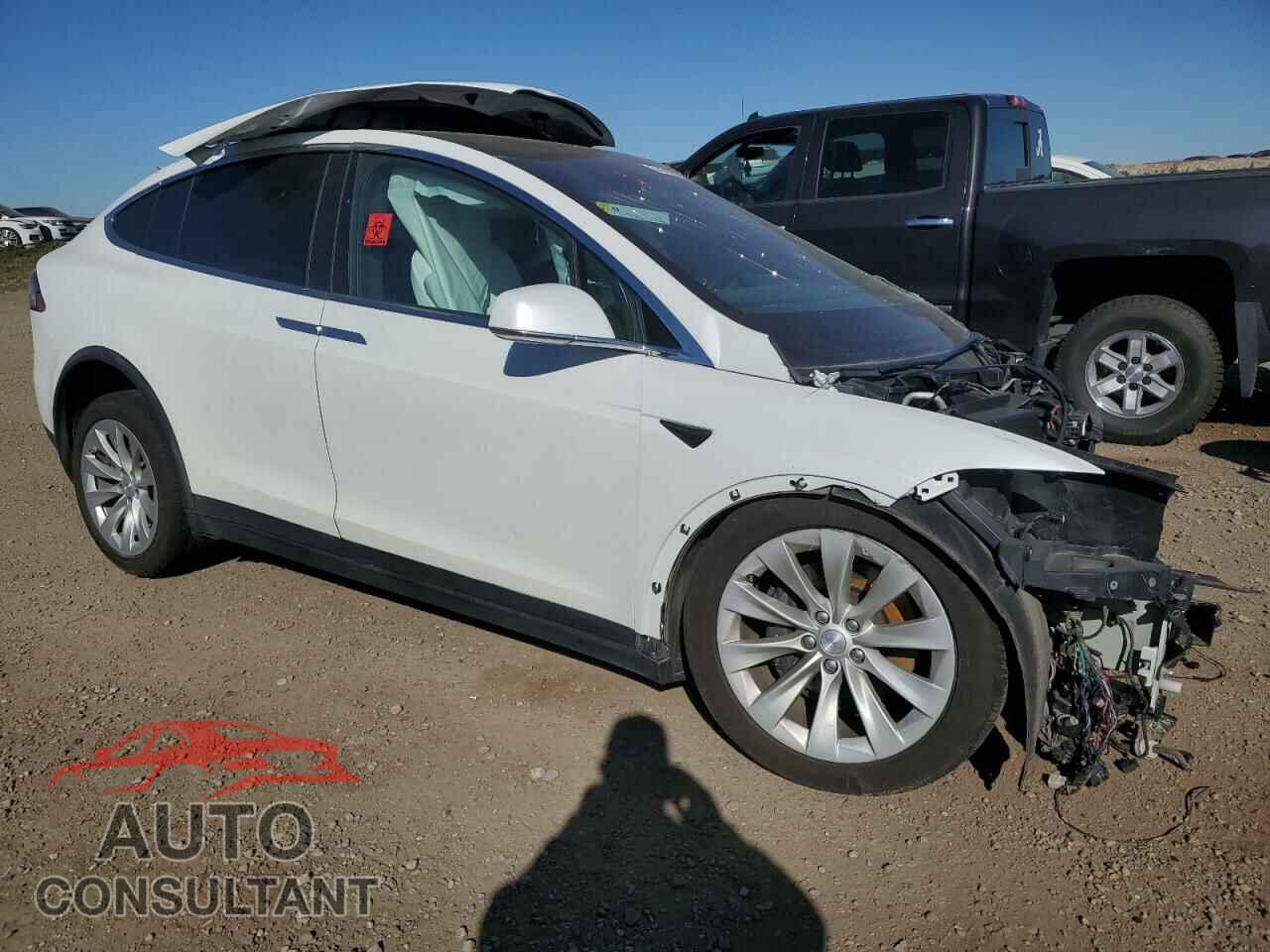 TESLA MODEL X 2017 - 5YJXCAE22HF075642