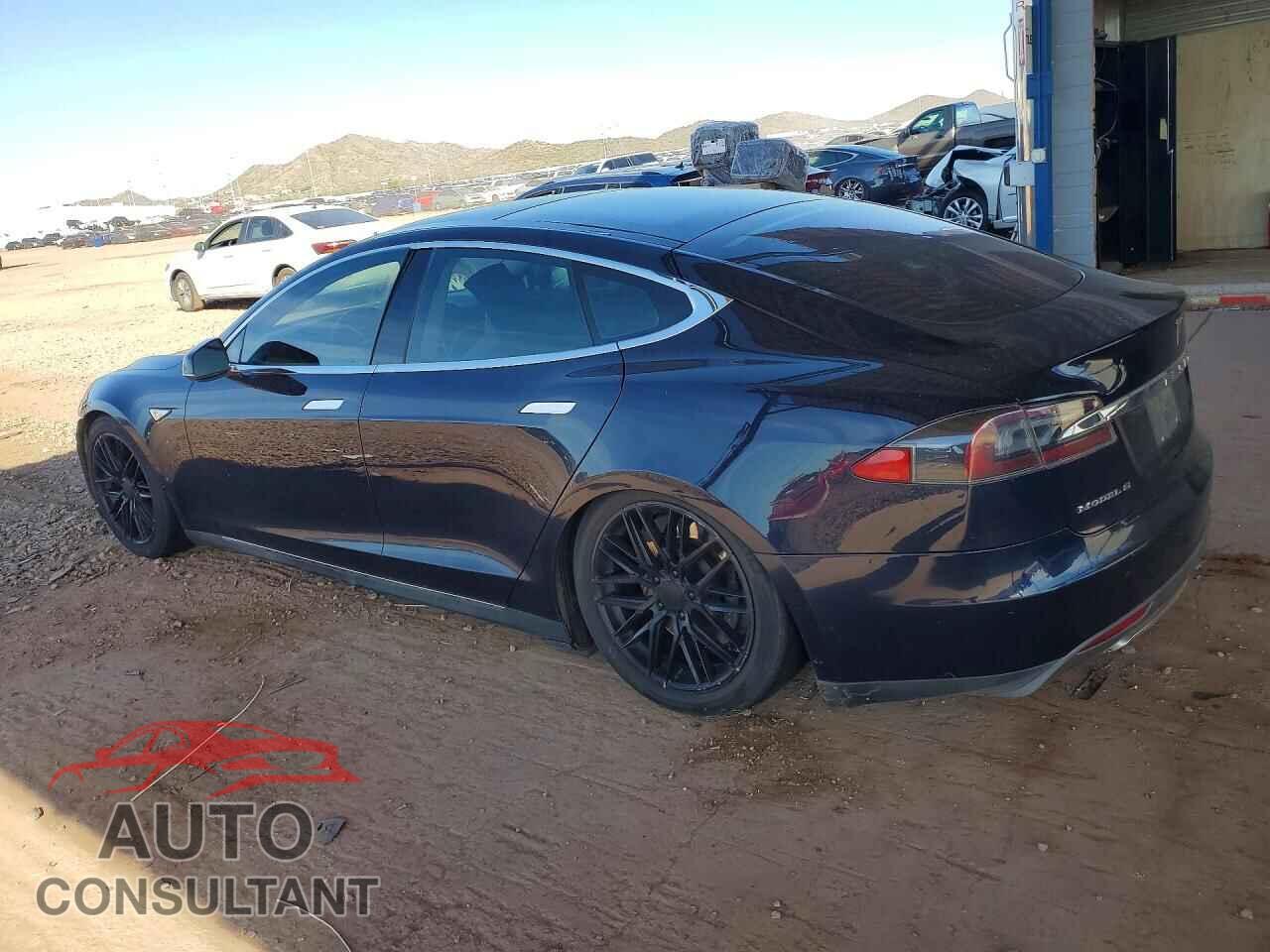 TESLA MODEL S 2013 - 5YJSA1DN0DFP06006