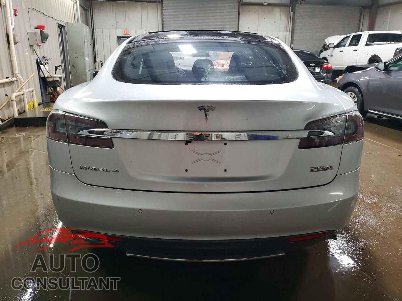 TESLA MODEL S 2015 - 5YJSA1E41FF114798
