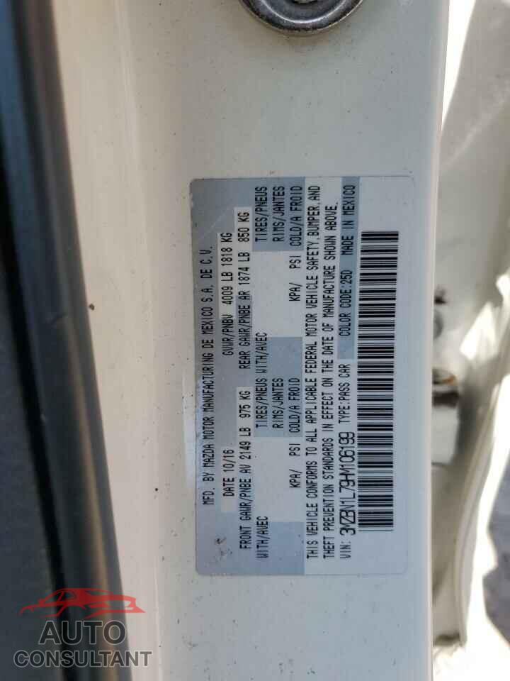 MAZDA 3 2017 - 3MZBN1L79HM106199