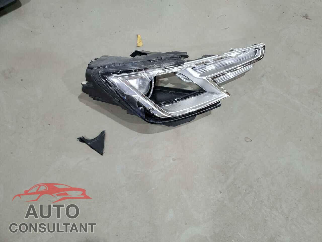 AUDI A4 2017 - WAUDNAF42HN056231