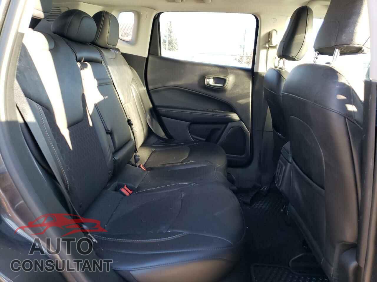 JEEP COMPASS 2018 - 3C4NJDBB9JT320771
