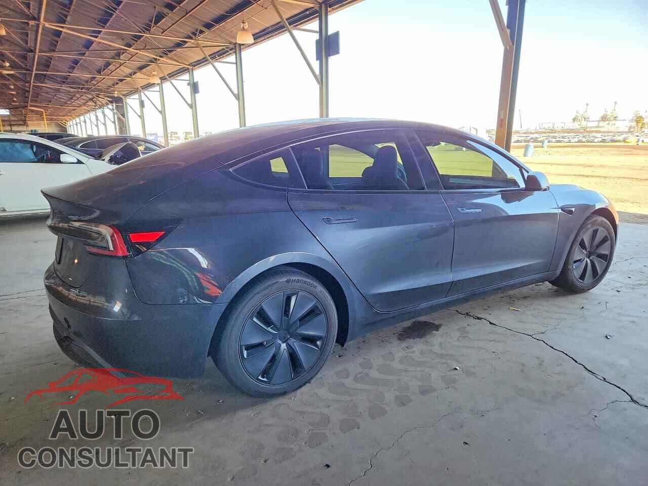 TESLA MODEL 3 2024 - 5YJ3E1EA1RF785939