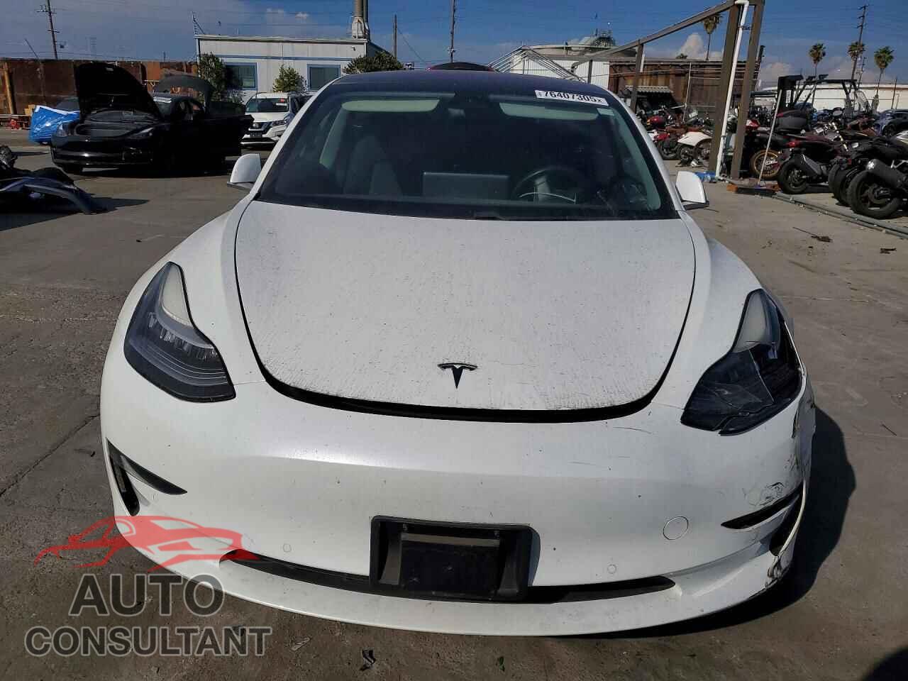TESLA MODEL 3 2018 - 5YJ3E1EA5JF023329