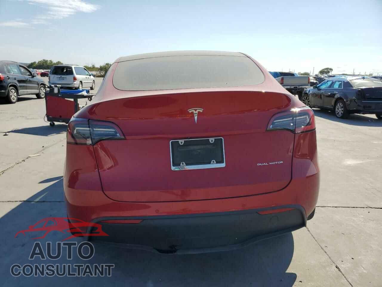 TESLA MODEL Y 2021 - 5YJYGDEE5MF088352