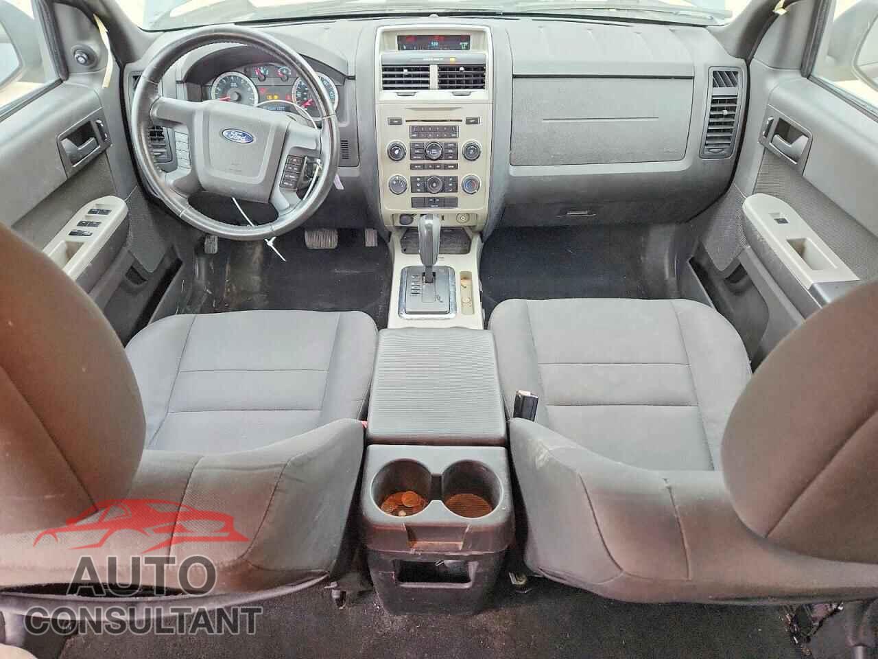 FORD ESCAPE 2010 - 1FMCU0DG8AKB54613