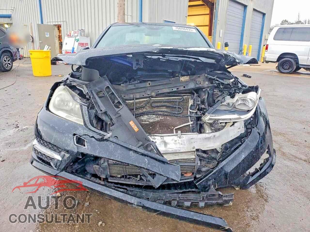 MERCEDES-BENZ C-CLASS 2013 - WDDGF4HB9DA769807