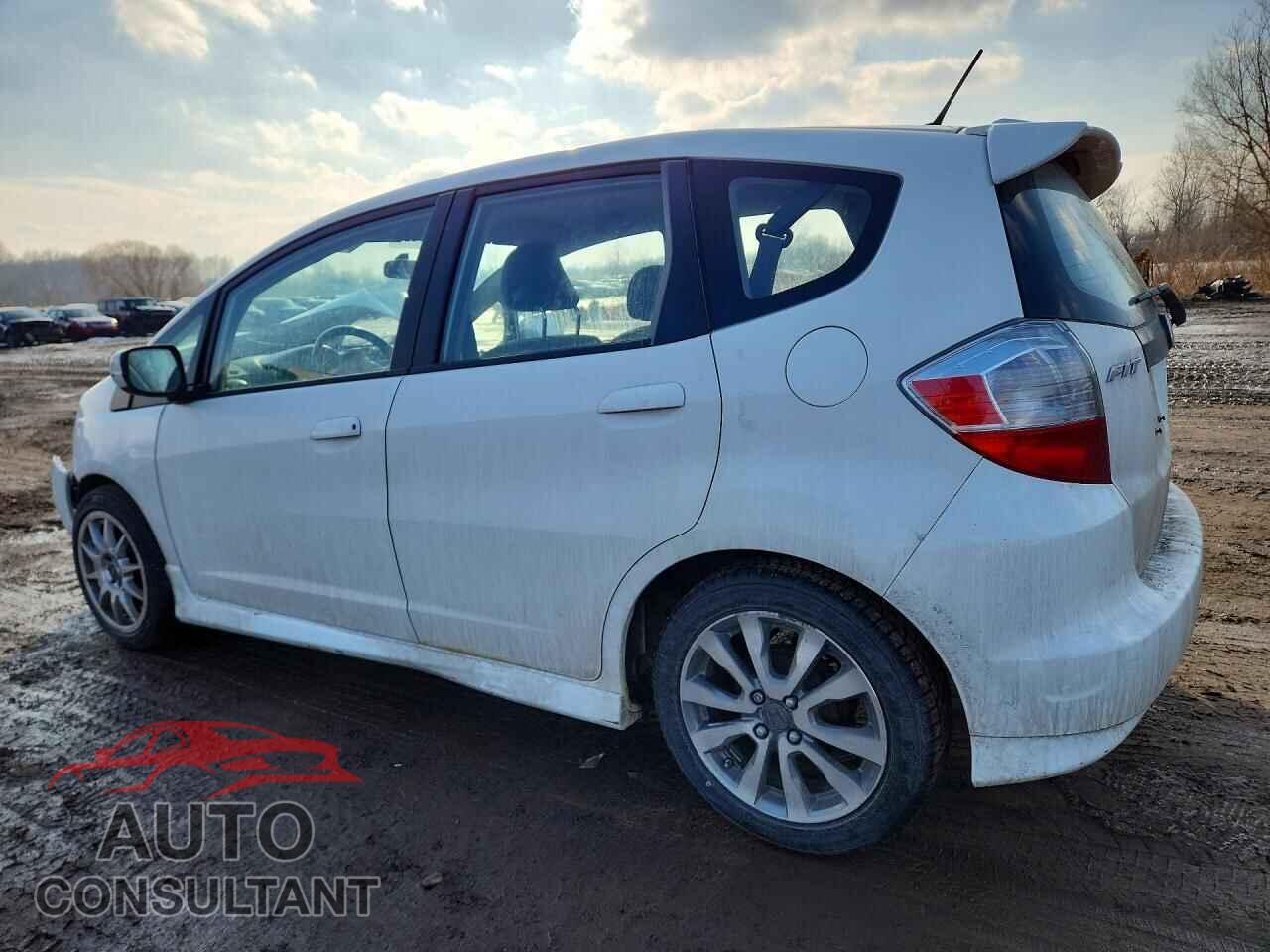 HONDA FIT 2013 - JHMGE8H52DC041067
