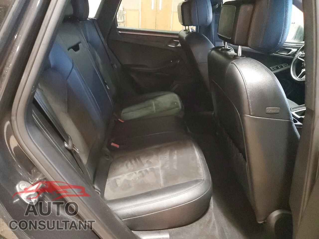 PORSCHE MACAN 2018 - WP1AA2A54JLB16789
