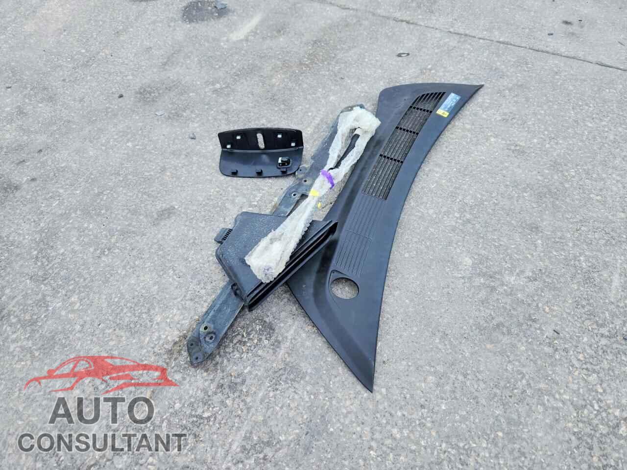 TESLA MODEL 3 2018 - 5YJ3E1EA5JF033813