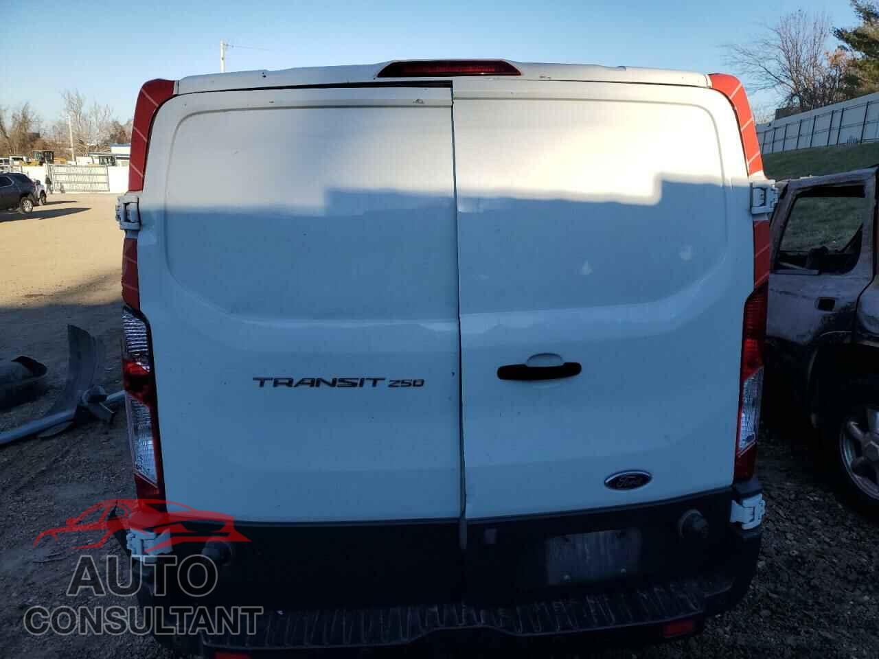 FORD TRANSIT 2017 - 1FTYR2YM2HKB54947