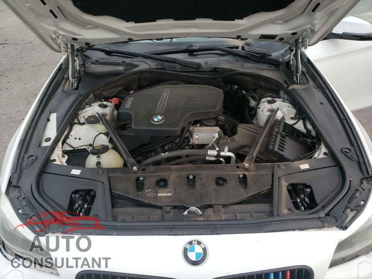 BMW 5 SERIES 2015 - WBA5A5C55FD515372