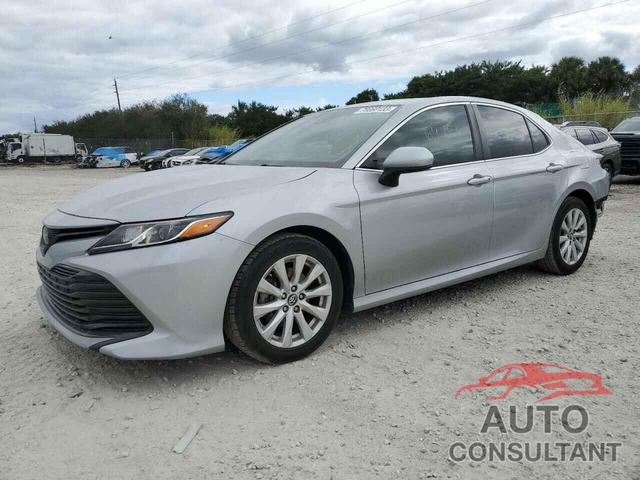 TOYOTA CAMRY 2018 - 4T1B11HK1JU137536