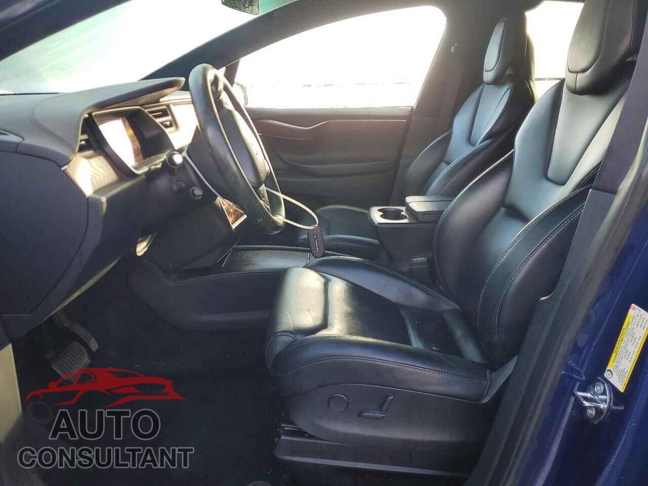 TESLA MODEL X 2018 - 5YJXCBE21JF141190