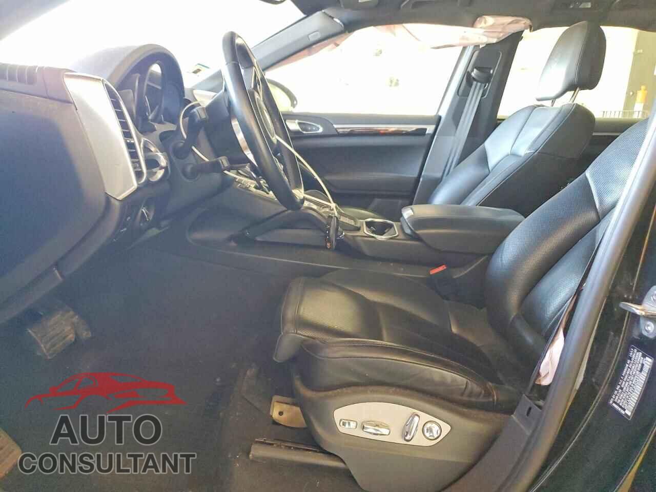 PORSCHE CAYENNE 2018 - WP1AA2A27JKA04550