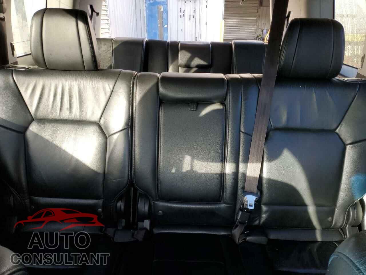 HONDA PILOT 2015 - 5FNYF3H67FB025323