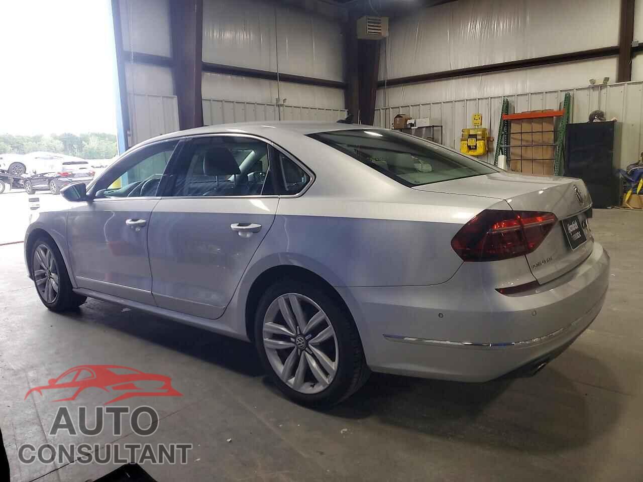 VOLKSWAGEN PASSAT 2017 - 1VWCT7A31HC083418