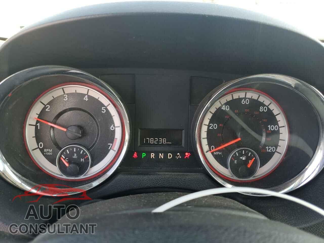 DODGE CARAVAN 2011 - 2D4RN3DG5BR777237