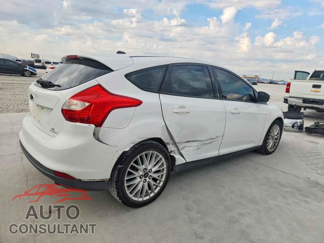 FORD FOCUS 2013 - 1FADP3K27DL285500