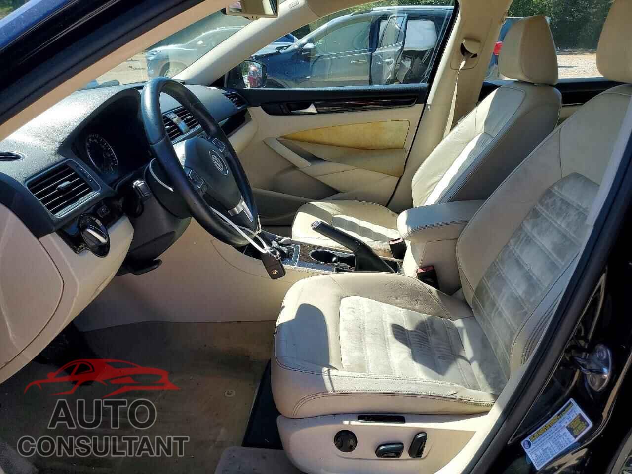 VOLKSWAGEN PASSAT 2014 - 1VWCS7A32EC112942