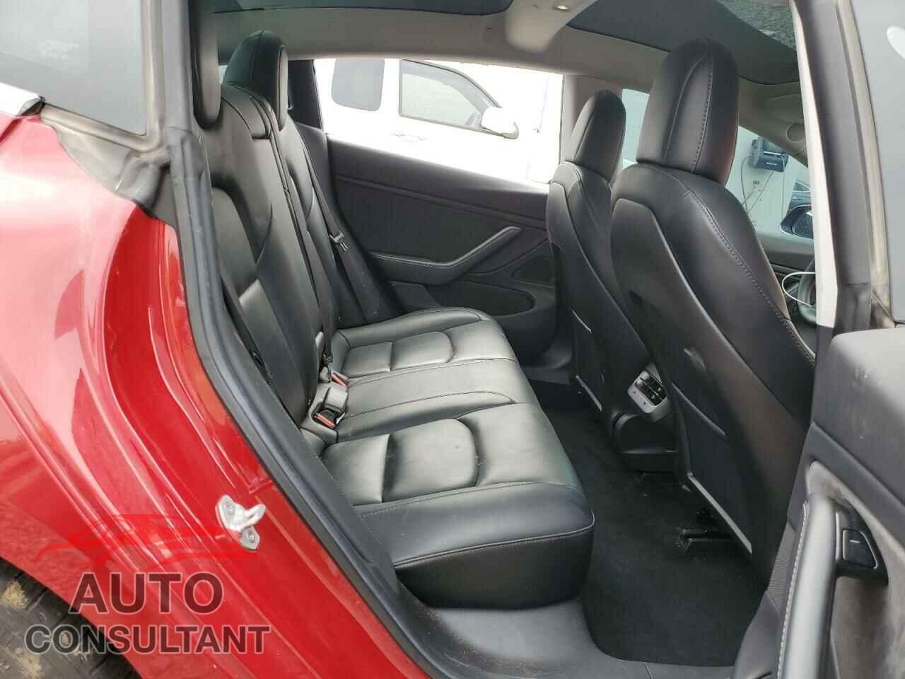 TESLA MODEL 3 2019 - 5YJ3E1EB6KF464817