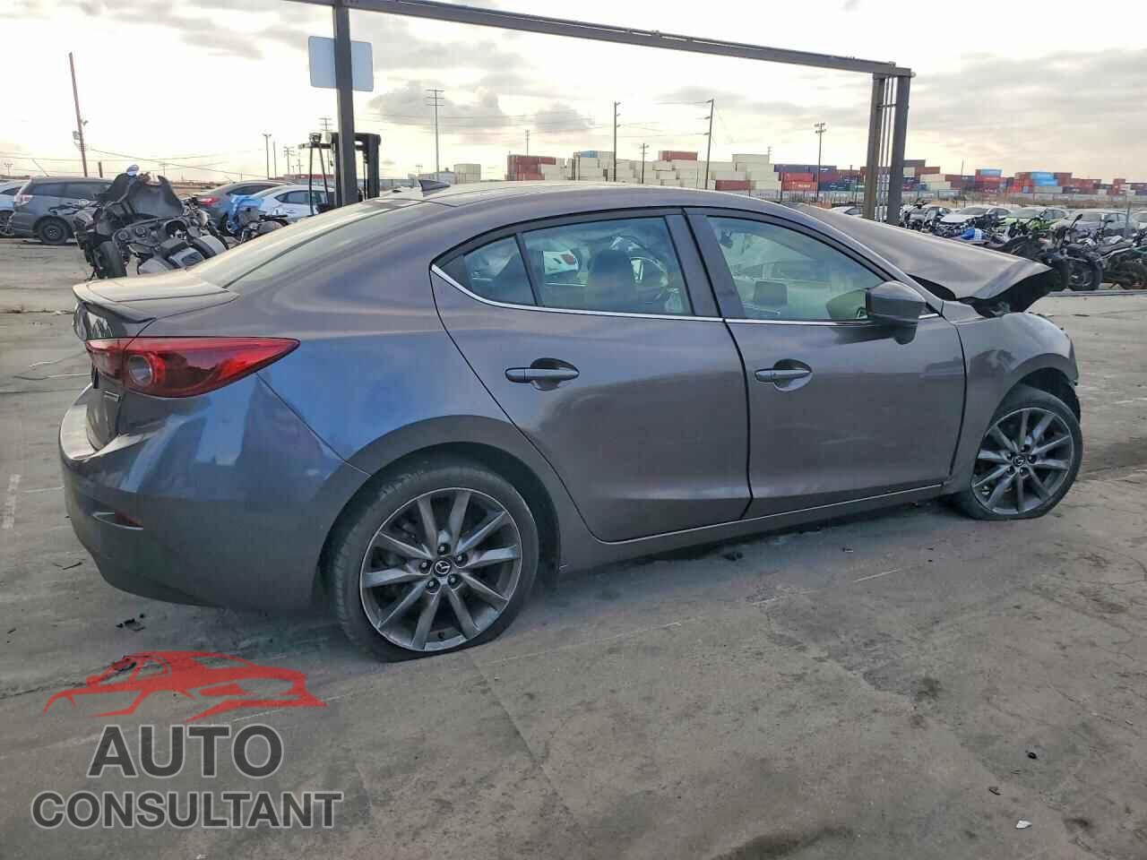 MAZDA 3 2018 - 3MZBN1W33JM230077