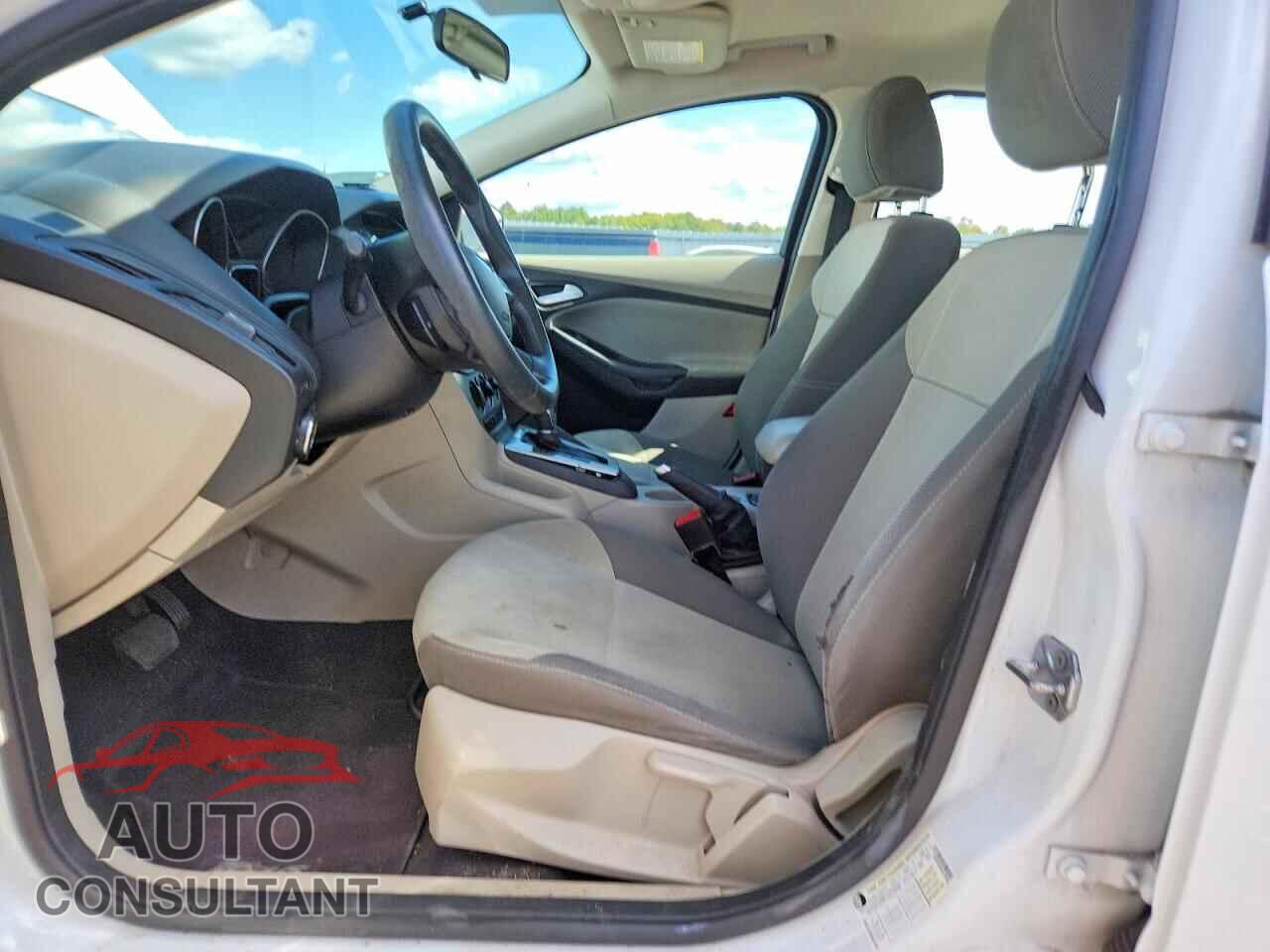 FORD FOCUS 2014 - 1FADP3F20EL447060