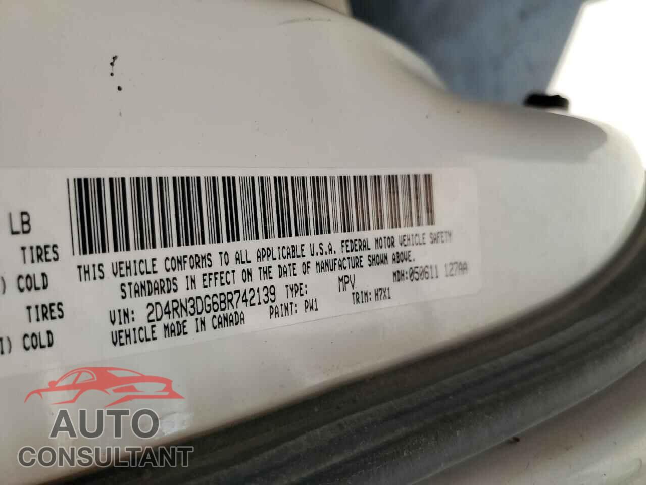 DODGE CARAVAN 2011 - 2D4RN3DG6BR742139