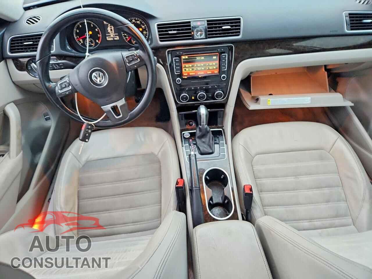 VOLKSWAGEN PASSAT 2015 - 1VWCM7A30FC033183