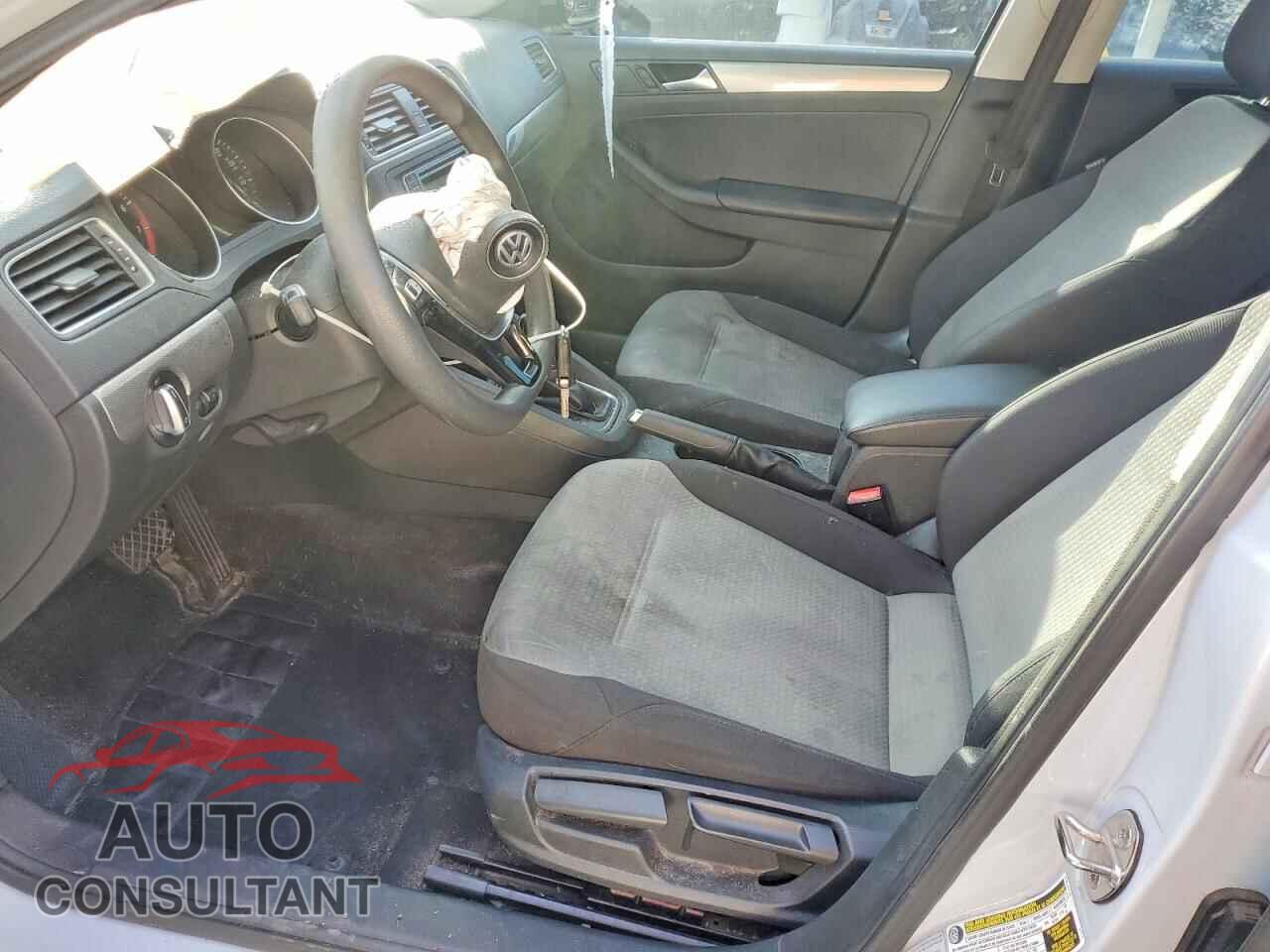 VOLKSWAGEN JETTA 2017 - 3VW2B7AJ5HM231596