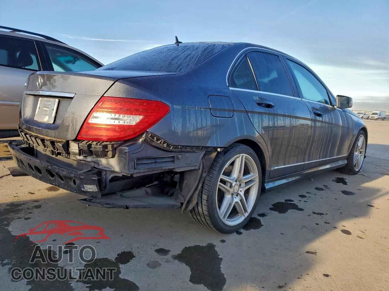 MERCEDES-BENZ C-CLASS 2013 - WDDGF4HB9DA865176