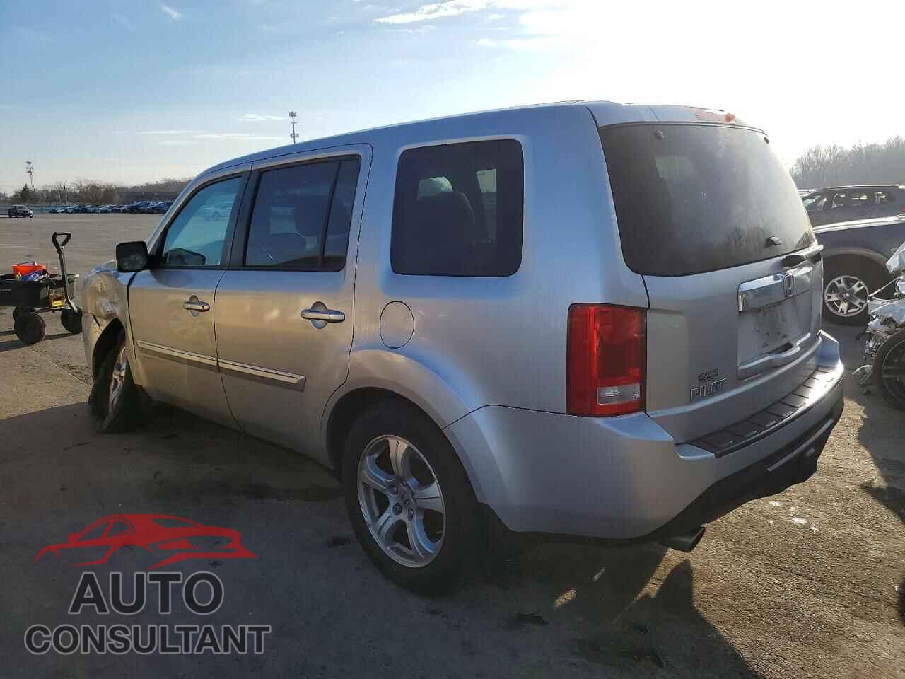 HONDA PILOT 2015 - 5FNYF4H70FB006854