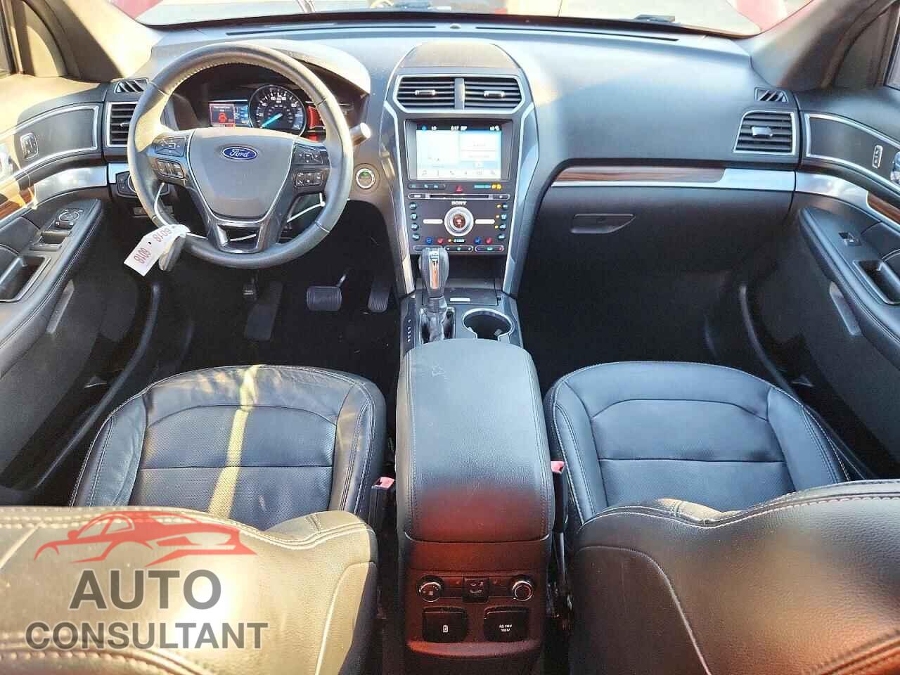 FORD EXPLORER 2018 - 1FM5K7F81JGB27012