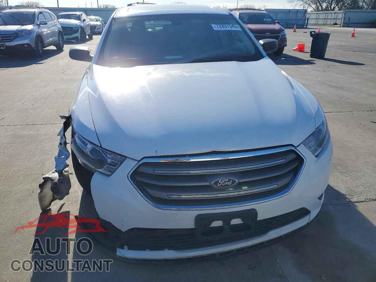FORD TAURUS 2018 - 1FAHP2D83JG126880