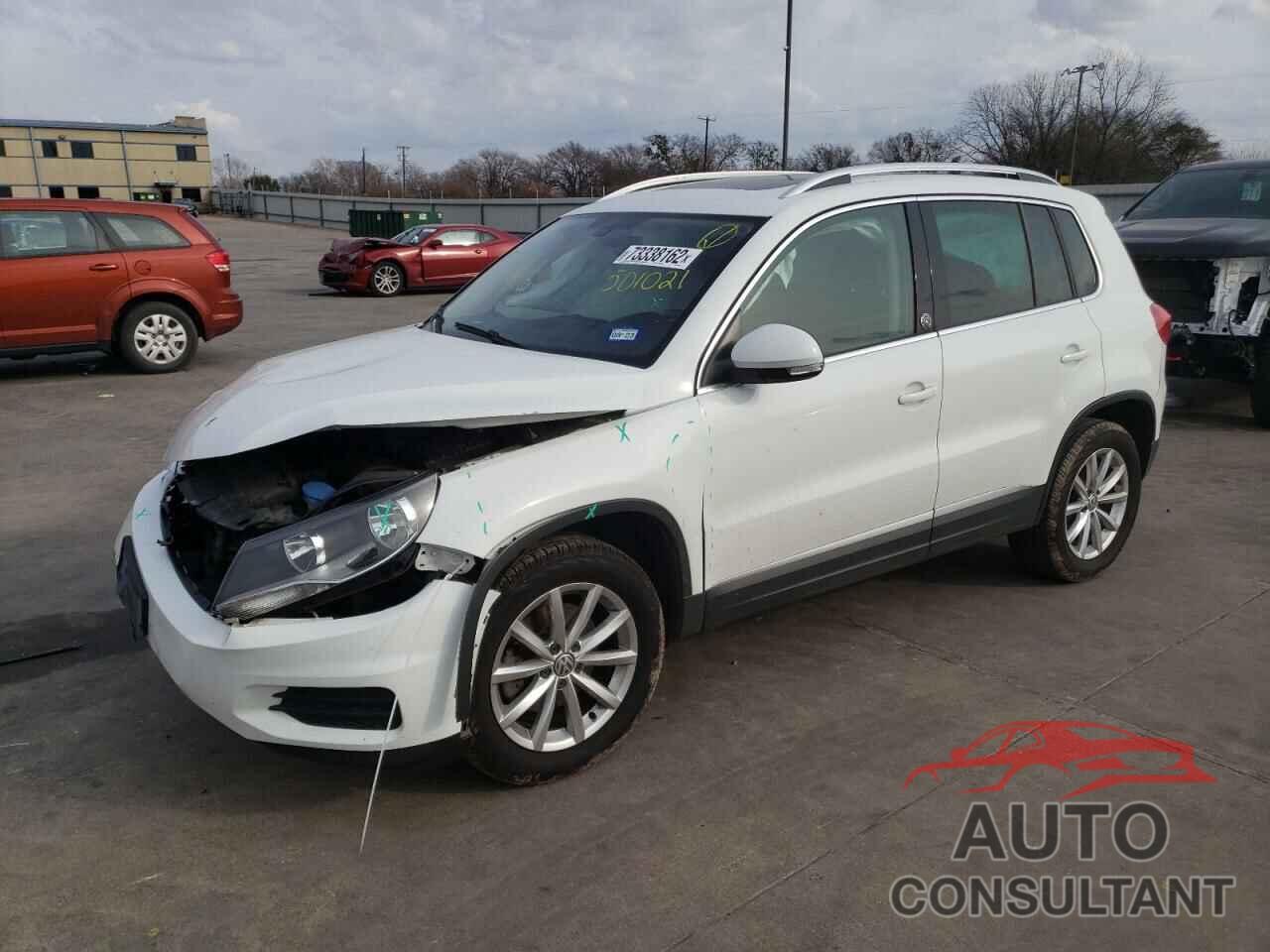 VOLKSWAGEN TIGUAN 2017 - WVGRV7AX0HW501021