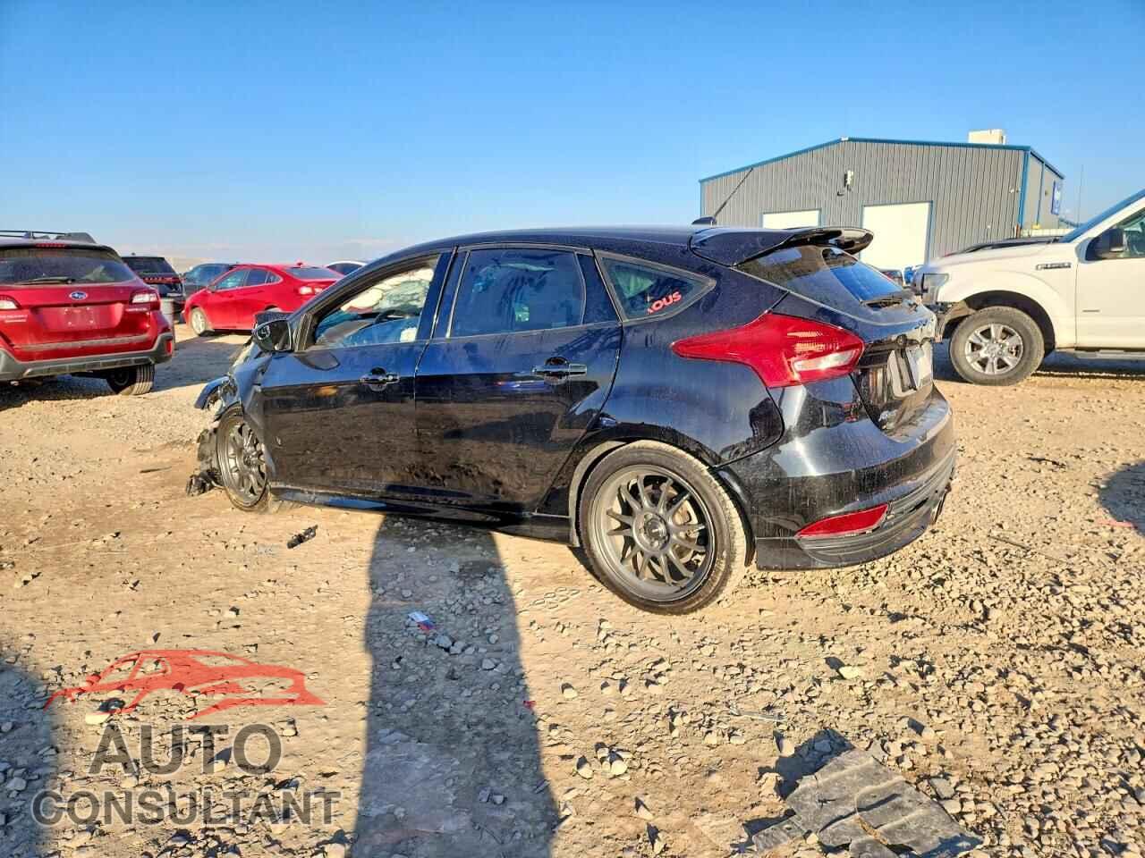 FORD FOCUS 2017 - 1FADP3L93HL289965