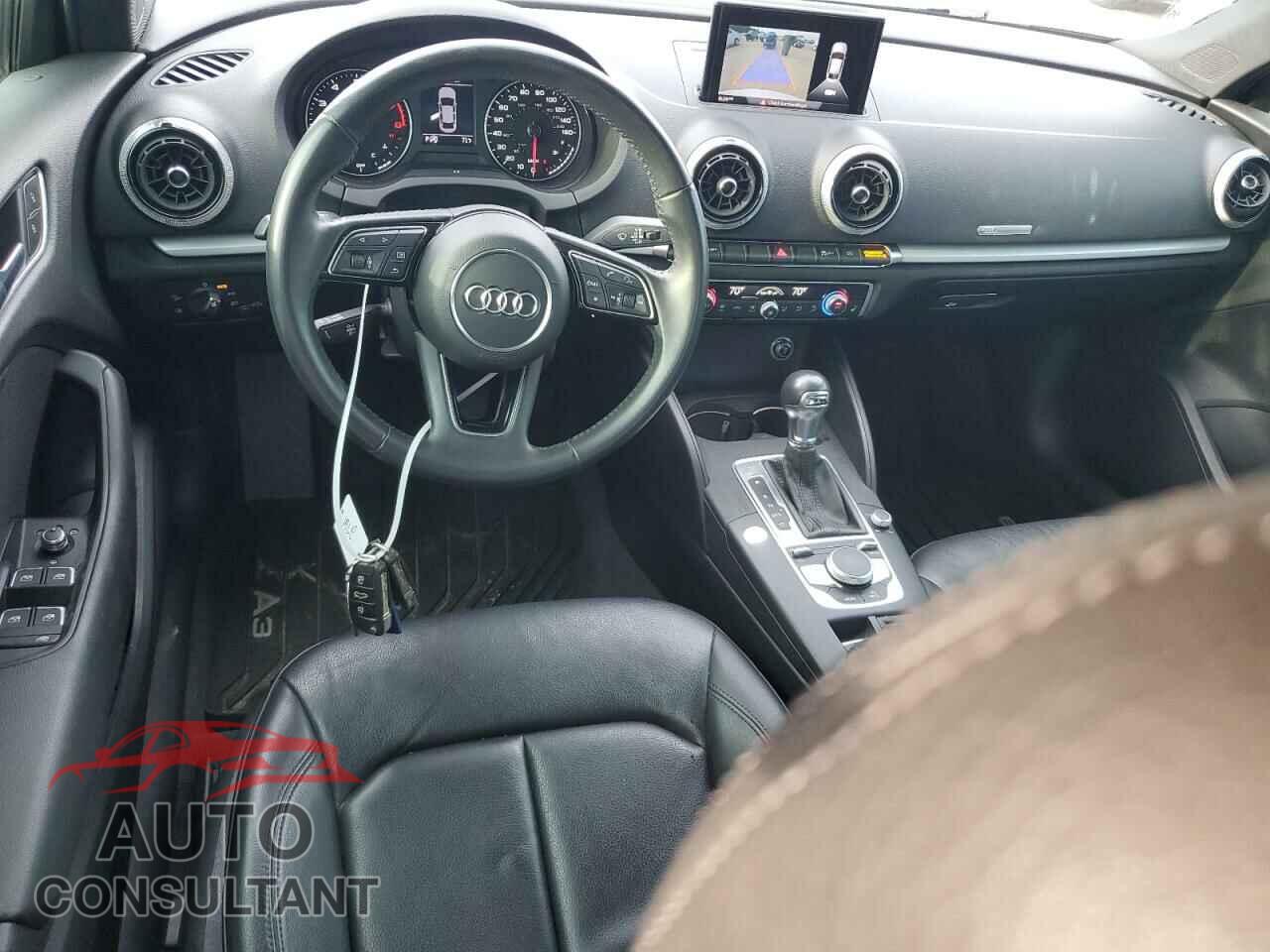 AUDI A3 2019 - WAUAUGFF4K1009565