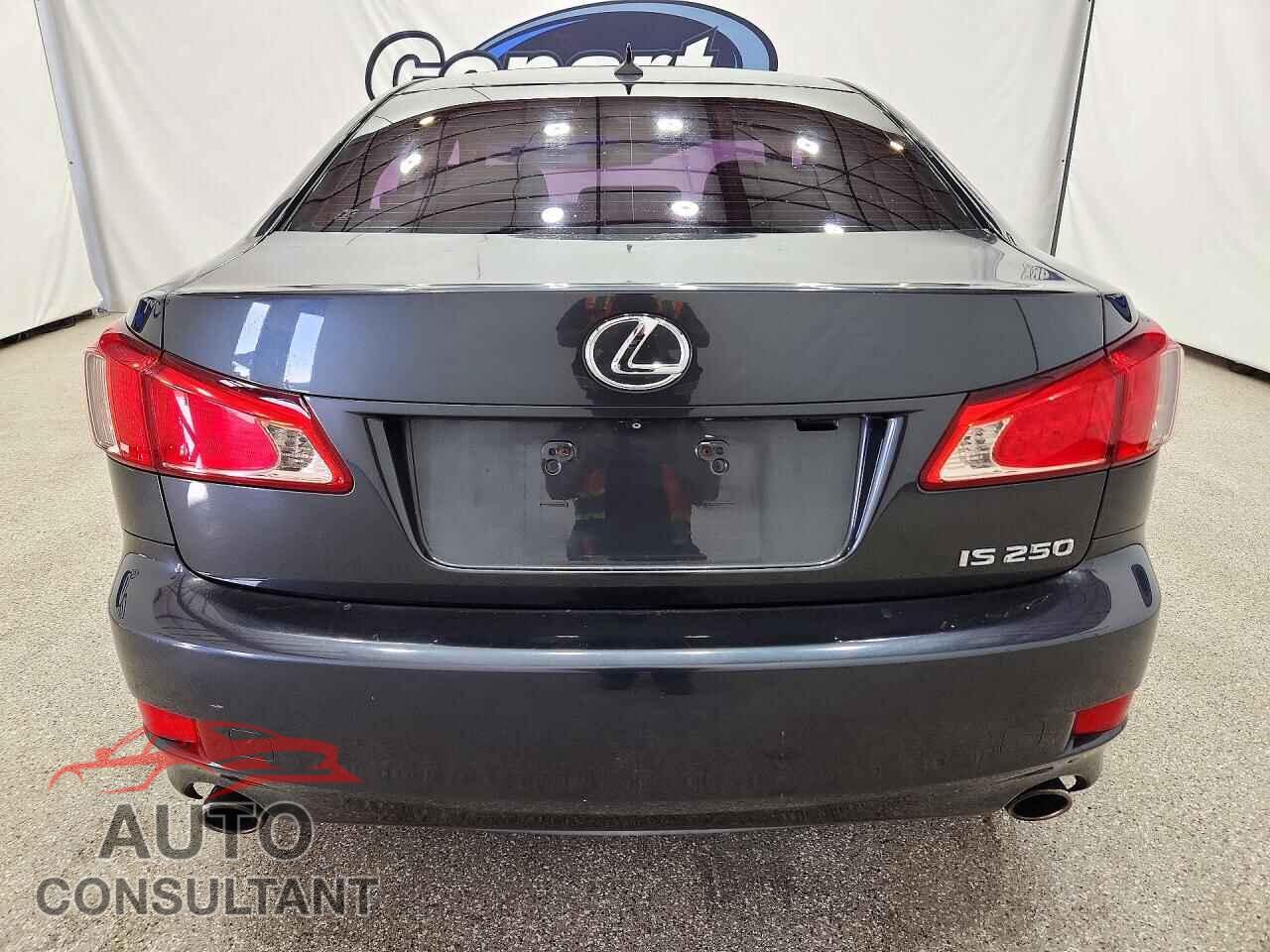 LEXUS IS 2011 - JTHBF5C2XB2101036