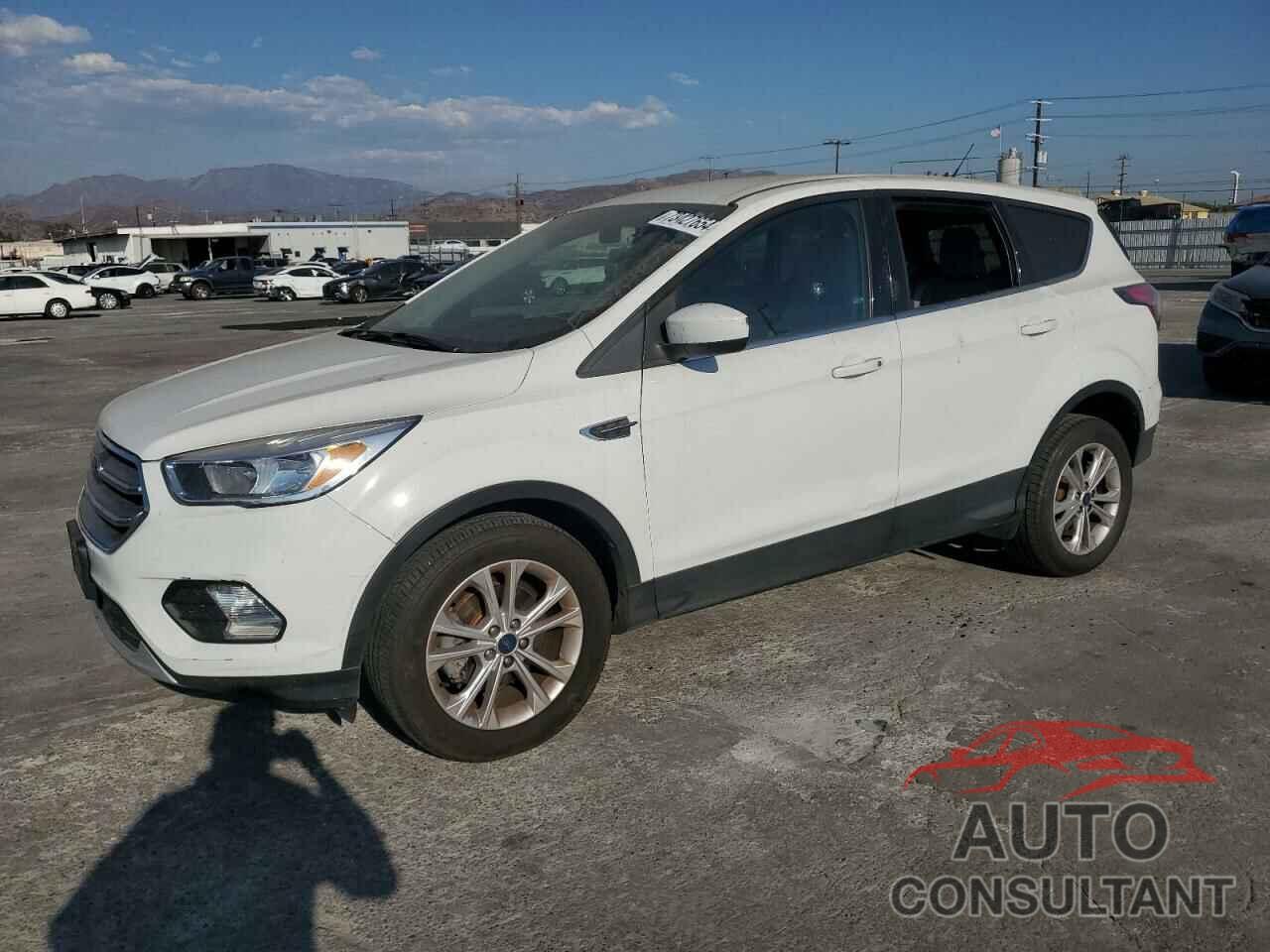 FORD ESCAPE 2017 - 1FMCU0GD2HUB02877